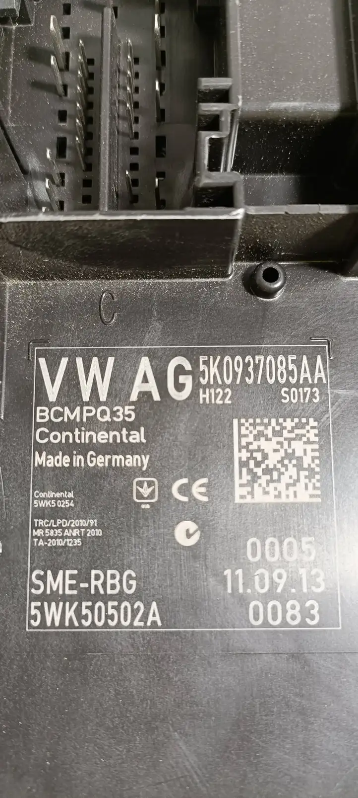 Volkswagen Caddy (2010 - 2015) 5K0937085AA Блок управления пневмоподвеской — фото 3