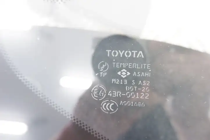 Toyota Land Cruiser (J120) (2002 - 2009) 627106A080 Заднее боковое стекло — фото 2