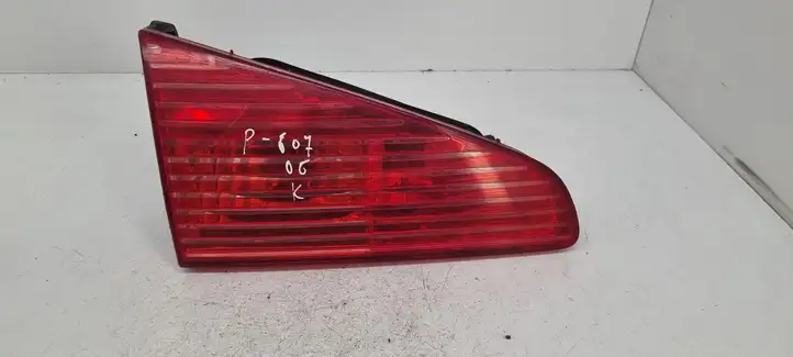 Peugeot 607 (2004 - 2010) 96295403 Задний фонарь в крышке багажника — фото 1