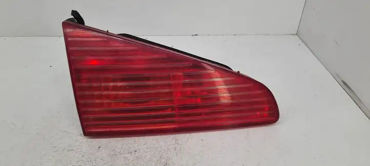 Peugeot 607 (2004 - 2010) 96295403 Задний фонарь в крышке багажника — фото 1