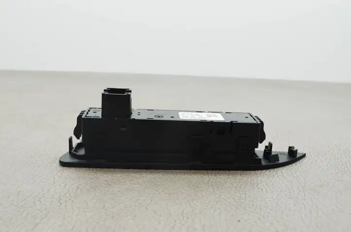 BMW 3 F30 F35 F31 (2012 - 2018) 9391704 Блок кнопок на панели — фото 5