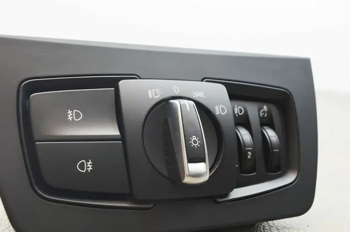 BMW 3 F30 F35 F31 (2012 - 2018) 9265305 Включатель фонарей — фото 2