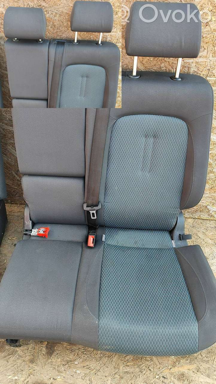Seat Toledo III (5P) (2004 - 2009)   Второй ряд сидений