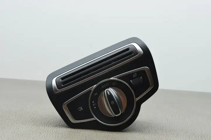 Mercedes-Benz GLC X253/C253 (2015 - ) Включатель фонарей — фото 1