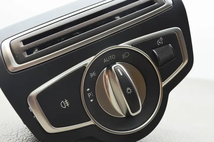 Mercedes-Benz GLC X253/C253 (2015 - ) Включатель фонарей — фото 9
