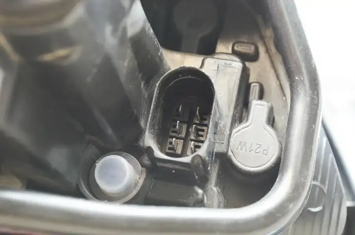 Seat Ibiza IV (6J,6P) (2008 - 2017) 6J4945257D Задний фонарь в кузове — фото 7