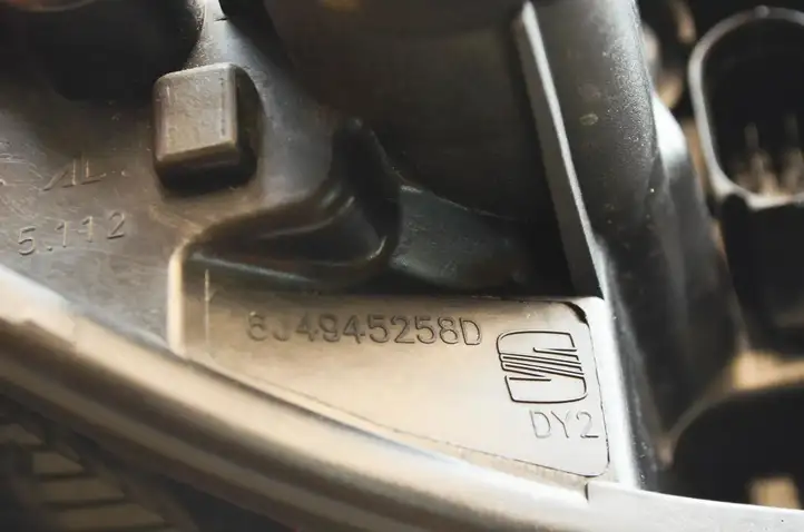 Seat Ibiza IV (6J,6P) (2008 - 2017) 6J4945258D Задний фонарь в кузове — фото 8