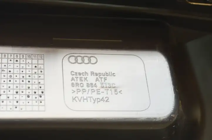 Audi Q5 SQ5 (2008 - 2012) 8R0864513C Отделка порога багажника — фото 4
