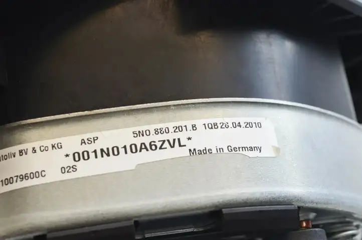 Volkswagen Tiguan (2007 - 2011) 5N0880201B Подушка безопасности руля — фото 2