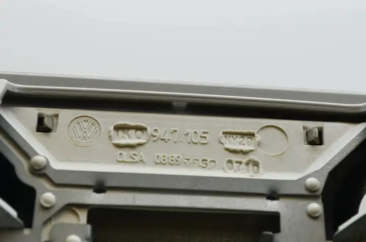 Volkswagen Tiguan (2007 - 2011) 1K0947133D Передняя подсветка — фото 10
