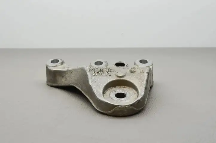 Seat Ibiza IV (6J,6P) (2008 - 2017) 6R0199185A Кронштейн двигателя — фото 4