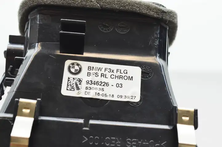 BMW 4 F36 Gran coupe (2014 - 2017) 9346226 Воздушная решетка панели — фото 8