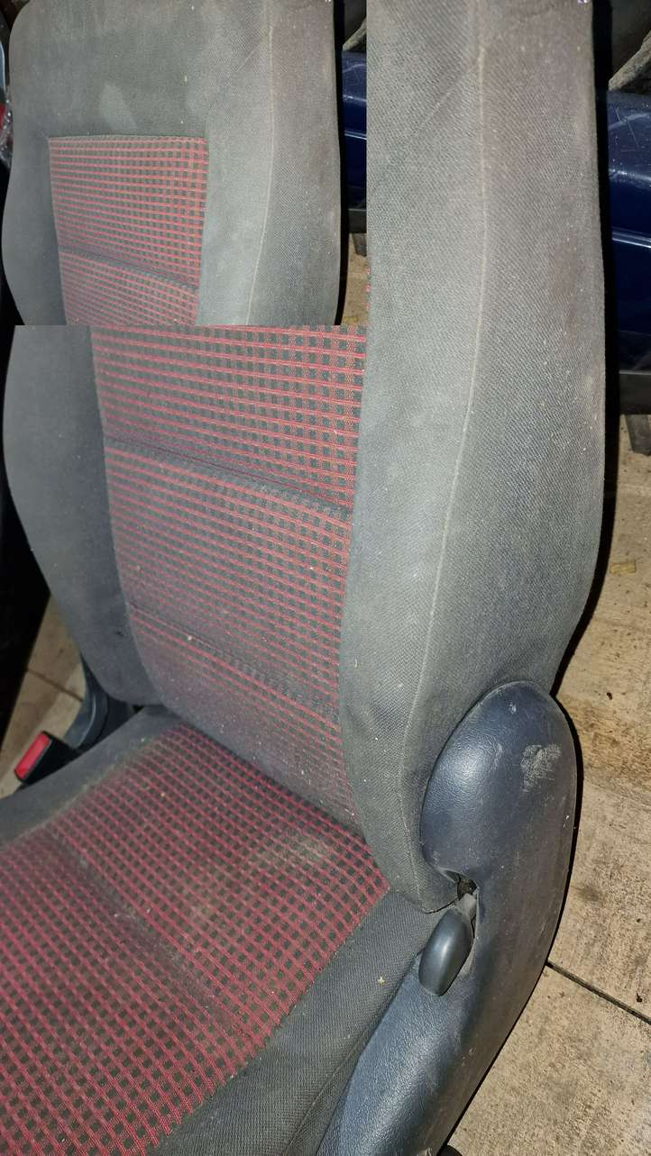 Volkswagen Sharan (2000 - 2003)  7M3883017EJ Заднее сиденье