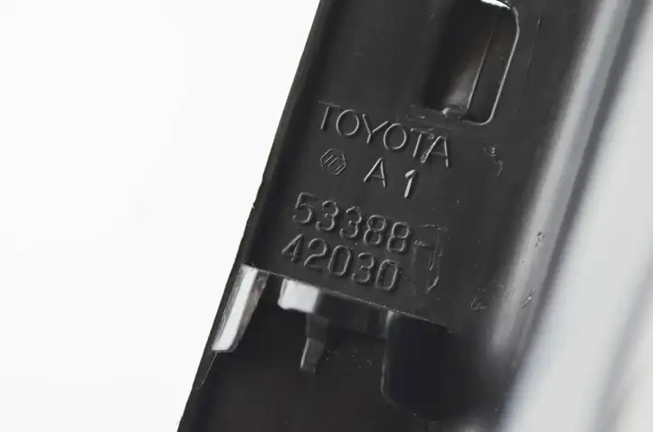 Toyota RAV 4 (XA40) (2012 - 2018) 5338842030 Отделка лючка топливного бака — фото 7