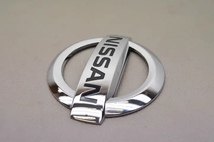 Nissan X-Trail T32 (2014 - 2021) 848904CL0A Эмблема производителя — фото 3