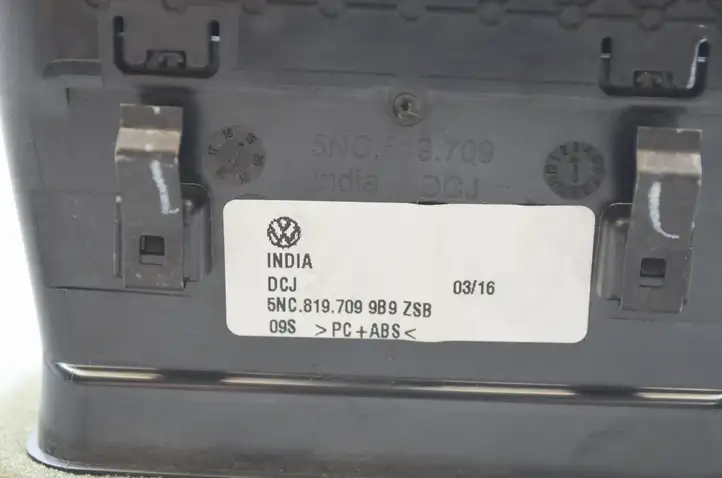 Volkswagen Tiguan (2016 - 2020) 5NC819709 Воздушная решетка панели — фото 8