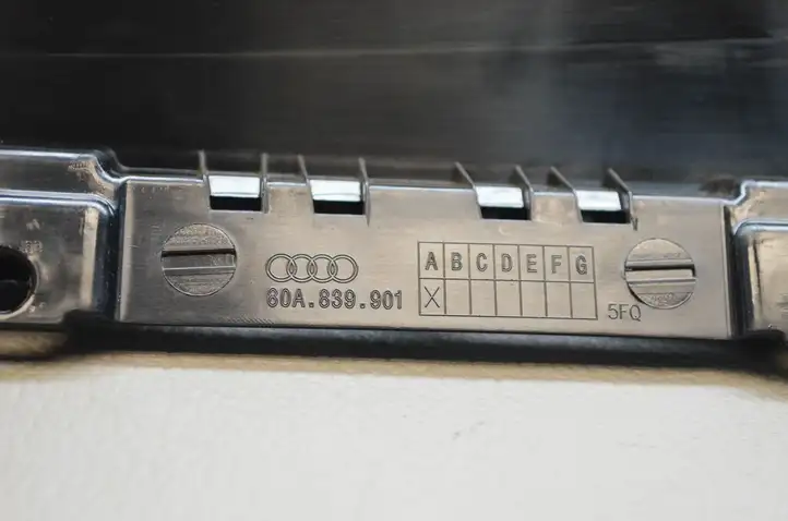 Audi Q5 SQ5 (2017 - ) 80A839901A Верхняя обшивка стойки B — фото 8