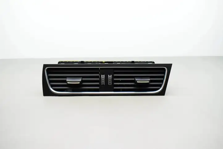 Audi A5 8T 8F (2011 - 2016) 8T2820951D Воздушная решетка панели — фото 1