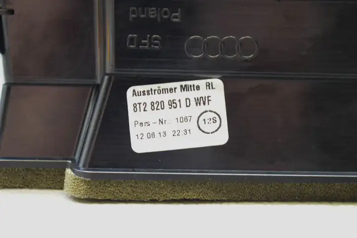 Audi A5 8T 8F (2011 - 2016) 8T2820951D Воздушная решетка панели — фото 8