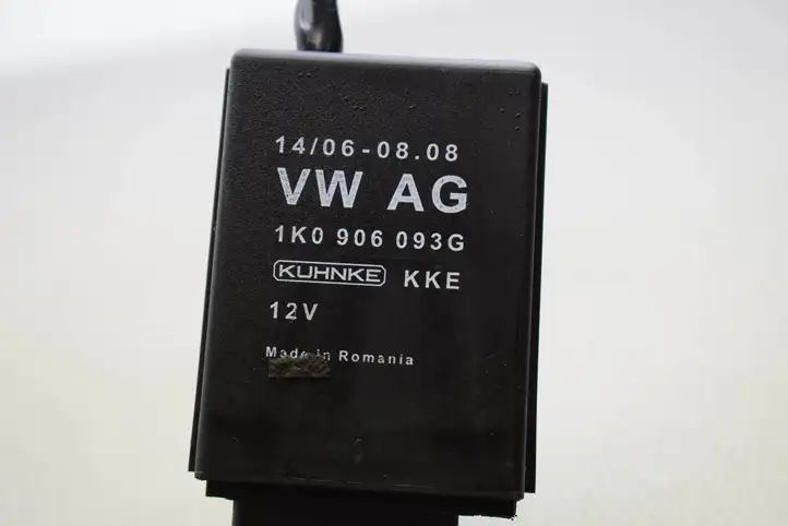 Skoda Rapid (NH) (2012 - 2019) 1K0906093G Реле насоса горючего — фото 3