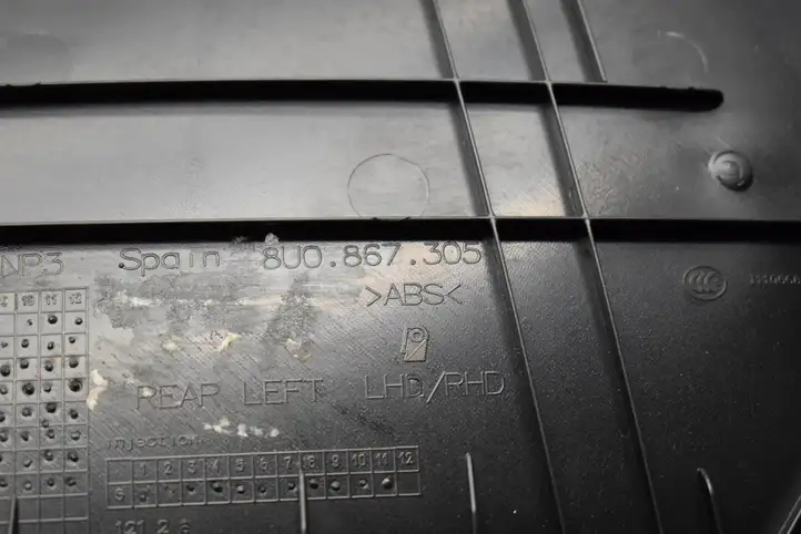 (2014 - 2018) 8U0867305 Обшивка задней двери — фото 7