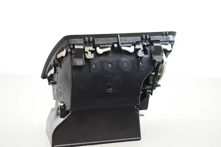 Skoda Rapid (NH) (2012 - 2019) 5JA819702D Воздушная решетка панели — фото 5