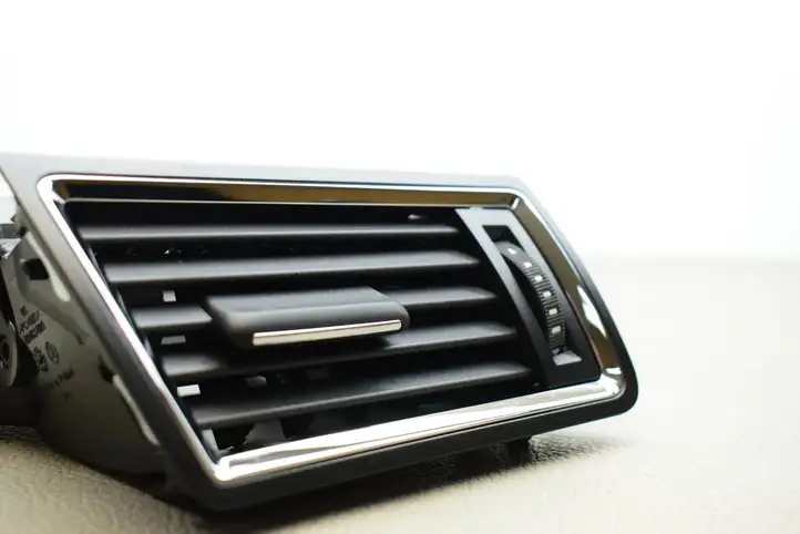 Skoda Rapid (NH) (2012 - 2019) 5JA819702D Воздушная решетка панели — фото 7