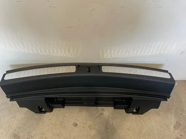 Porsche Macan (95B) (2019 - ) 95B864483J Отделка порога багажника — фото 1