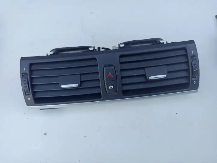 BMW X5 E70 (2006 - 2013) 9210705 Центральный воздушный дефлектор — фото 2