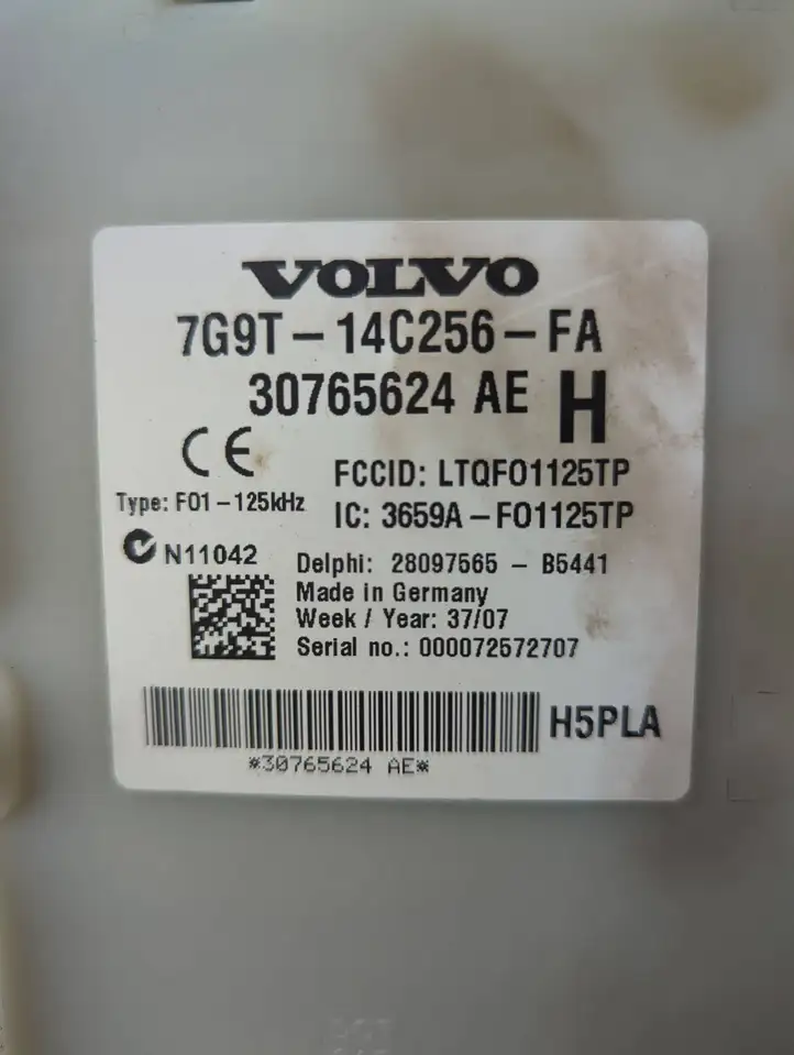 Volvo V70 (2007 - 2013) 30765624AE Блок предохранителей — фото 3