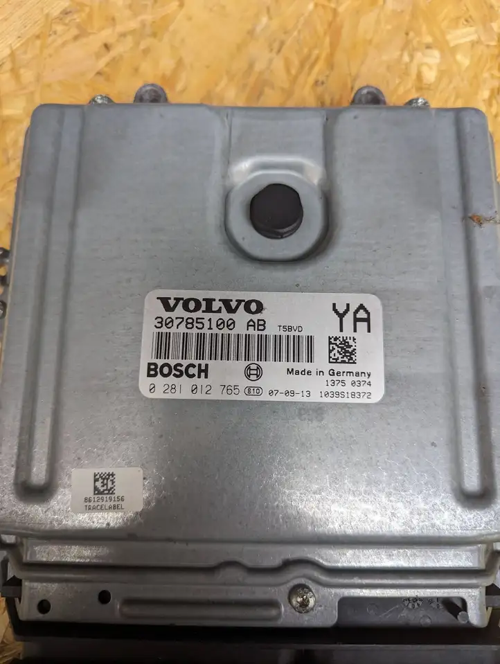 Volvo V70 (2007 - 2013) 30785100AB Блок управления двигателем (ЭБУ) — фото 3