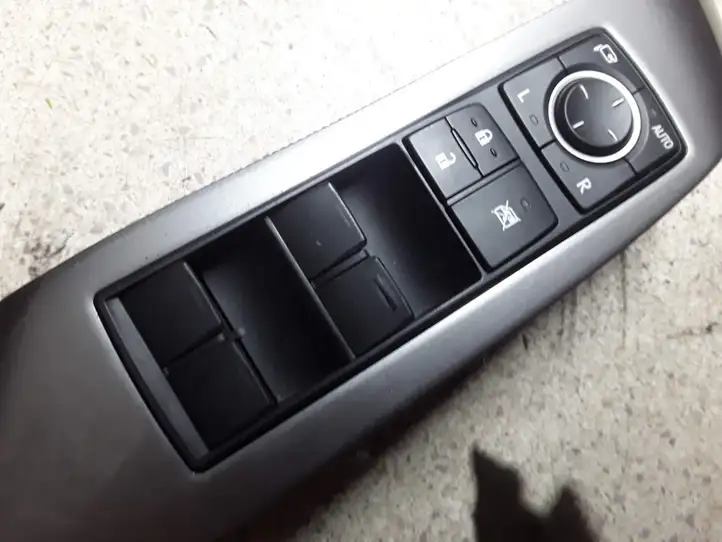 Lexus RX 450H (2015 - 2019) 8404048190 Кнопка стеклоподъемников — фото 1