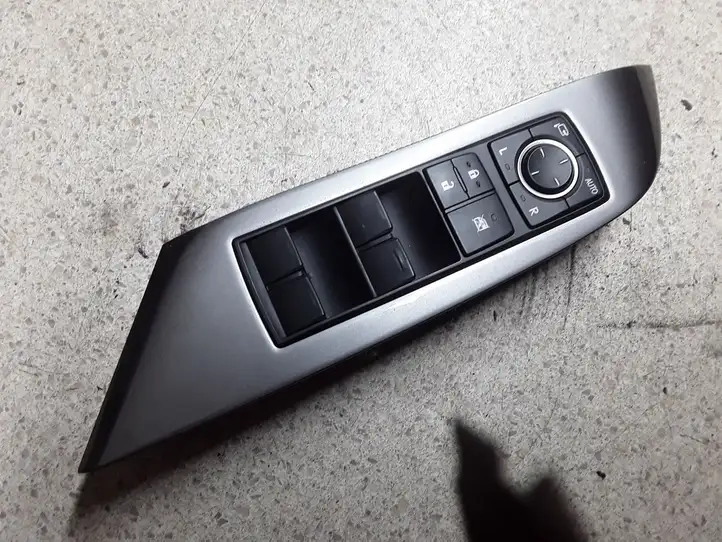 Lexus RX 450H (2015 - 2019) 8404048190 Кнопка стеклоподъемников — фото 4