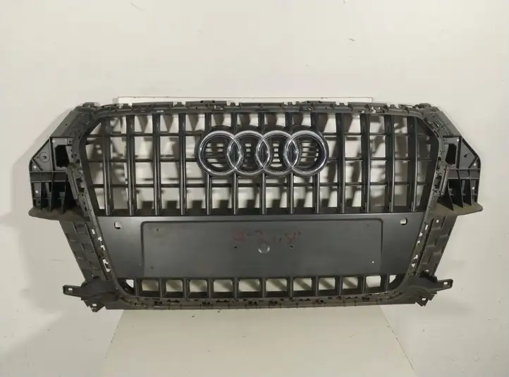 Audi Q3 8U (2011 - 2014) 8U0853651H Верхняя решетка радиатора — фото 1