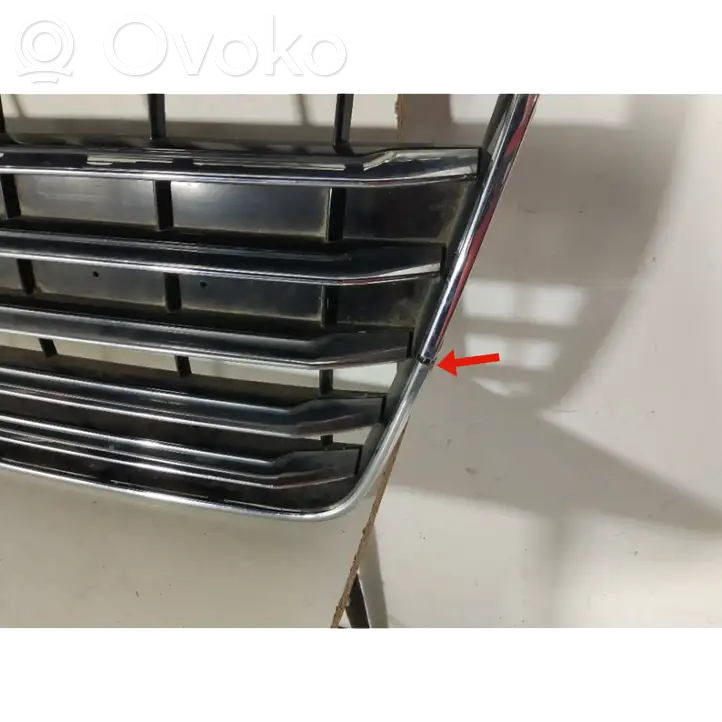 Audi A8 S8 D4 4H (2010 - 2014) 4H0853651G Верхняя решетка радиатора — фото 4