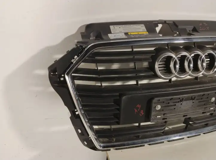 Audi A3/S3 8V (2016 - 2020) 8V3853651AB Верхняя решетка радиатора — фото 2