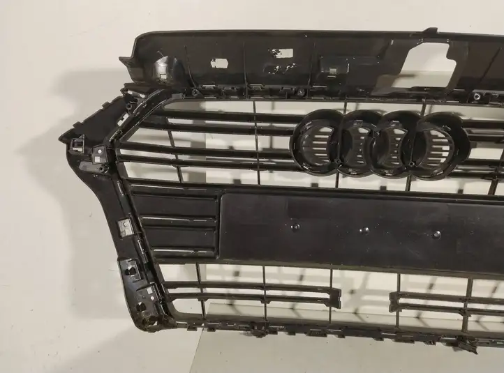 Audi A3/S3 8V (2016 - 2020) 8V3853651AB Верхняя решетка радиатора — фото 5