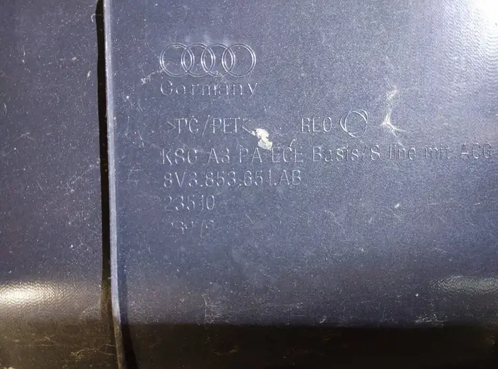Audi A3/S3 8V (2016 - 2020) 8V3853651AB Верхняя решетка радиатора — фото 7