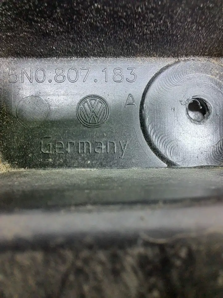 Volkswagen Tiguan (2007 - 2011) 5N0807183 Крепление крыла — фото 3