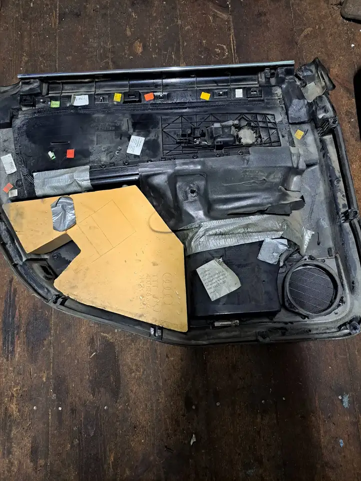 Audi A8 S8 D2 4D (1999 - 2002) 4D0867306 Обшивка задней двери — фото 3