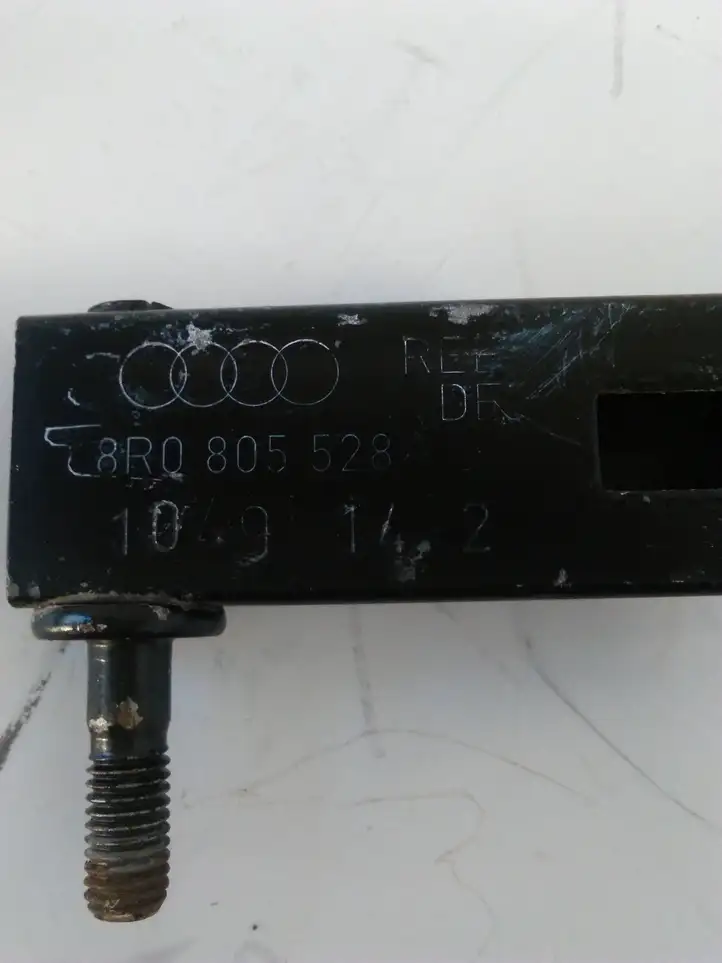 Audi Q5 SQ5 (2008 - 2012) 8R0805528A Кронштейн панели радиатора — фото 3