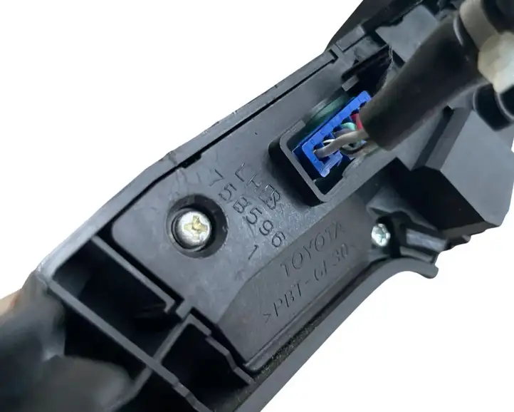 Toyota Avensis T250 (2006 - 2009) 75B596 Кнопки на рулевом колесе — фото 5