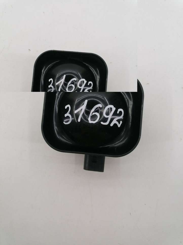 Audi A2 (1999 - 2007)  8L0951605 Сирена сигнализации