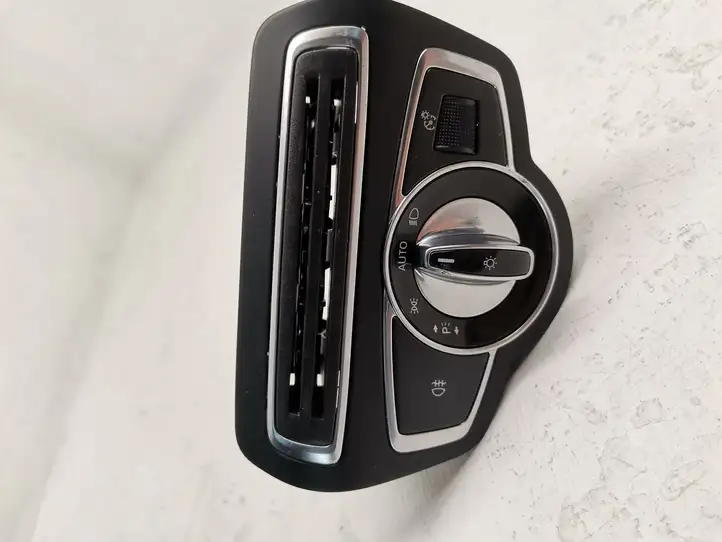 Mercedes-Benz C W205 (2014 - 2021) A2058210059 Включатель фонарей — фото 1