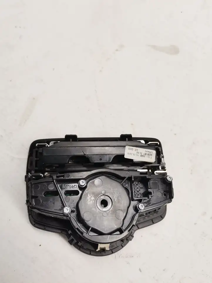 Mercedes-Benz C W205 (2014 - 2021) A2058210059 Включатель фонарей — фото 2