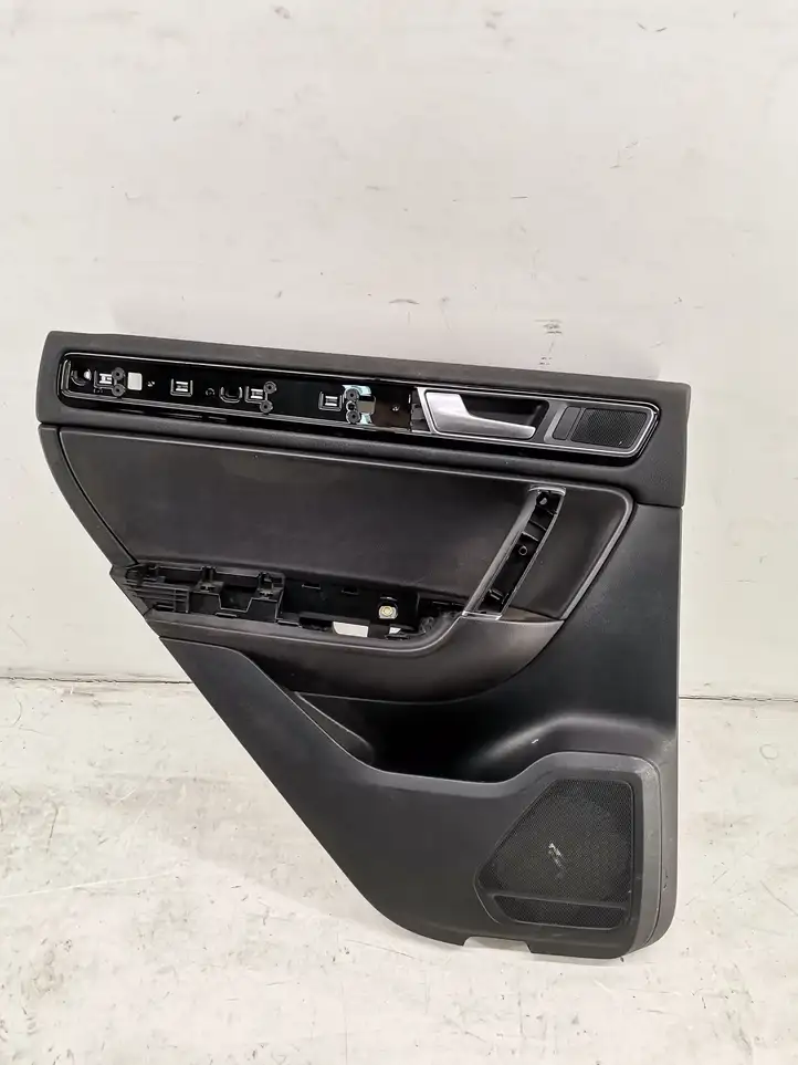 Volkswagen Touareg II (2010 - 2018) 7P1867211 Обшивка задней двери — фото 1