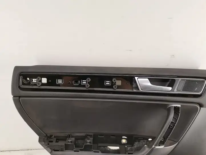 Volkswagen Touareg II (2010 - 2018) 7P1867211 Обшивка задней двери — фото 2