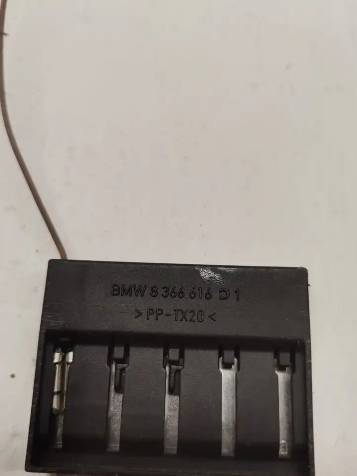 BMW 5 F10 F11 (2009 - 2016) 8366616 Прочая электропроводка — фото 3