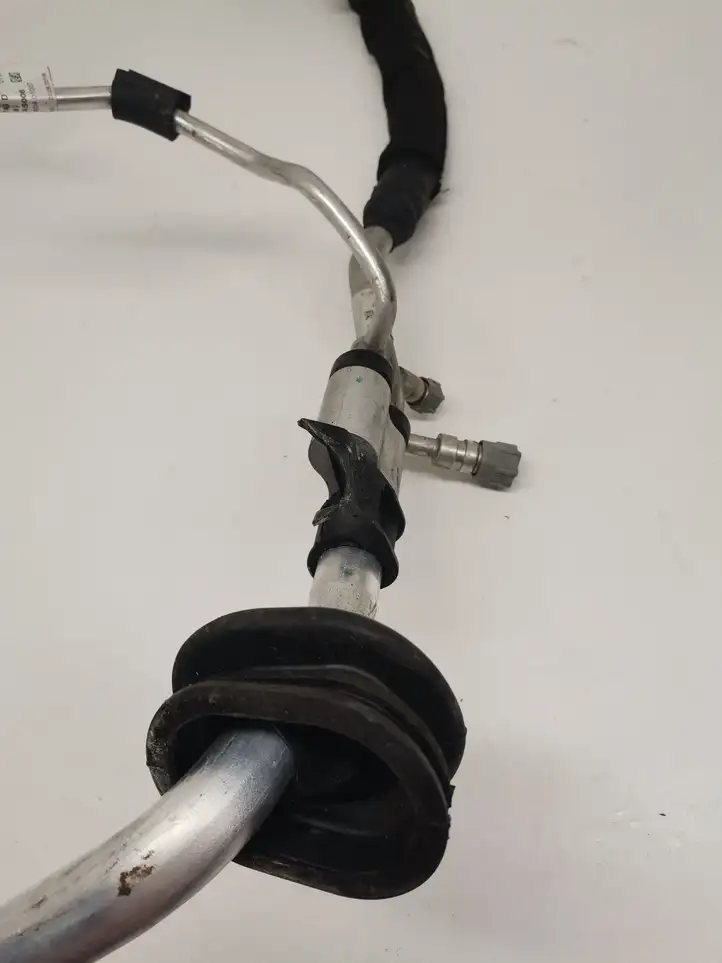 Porsche Macan (95B) (2019 - ) 95B816743 Трубки и шланги кондиционера — фото 3
