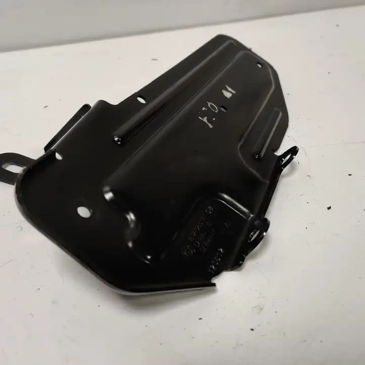 BMW 1 F20 F21 (2011 - 2019) 7244171 Другая часть кузова — фото 9